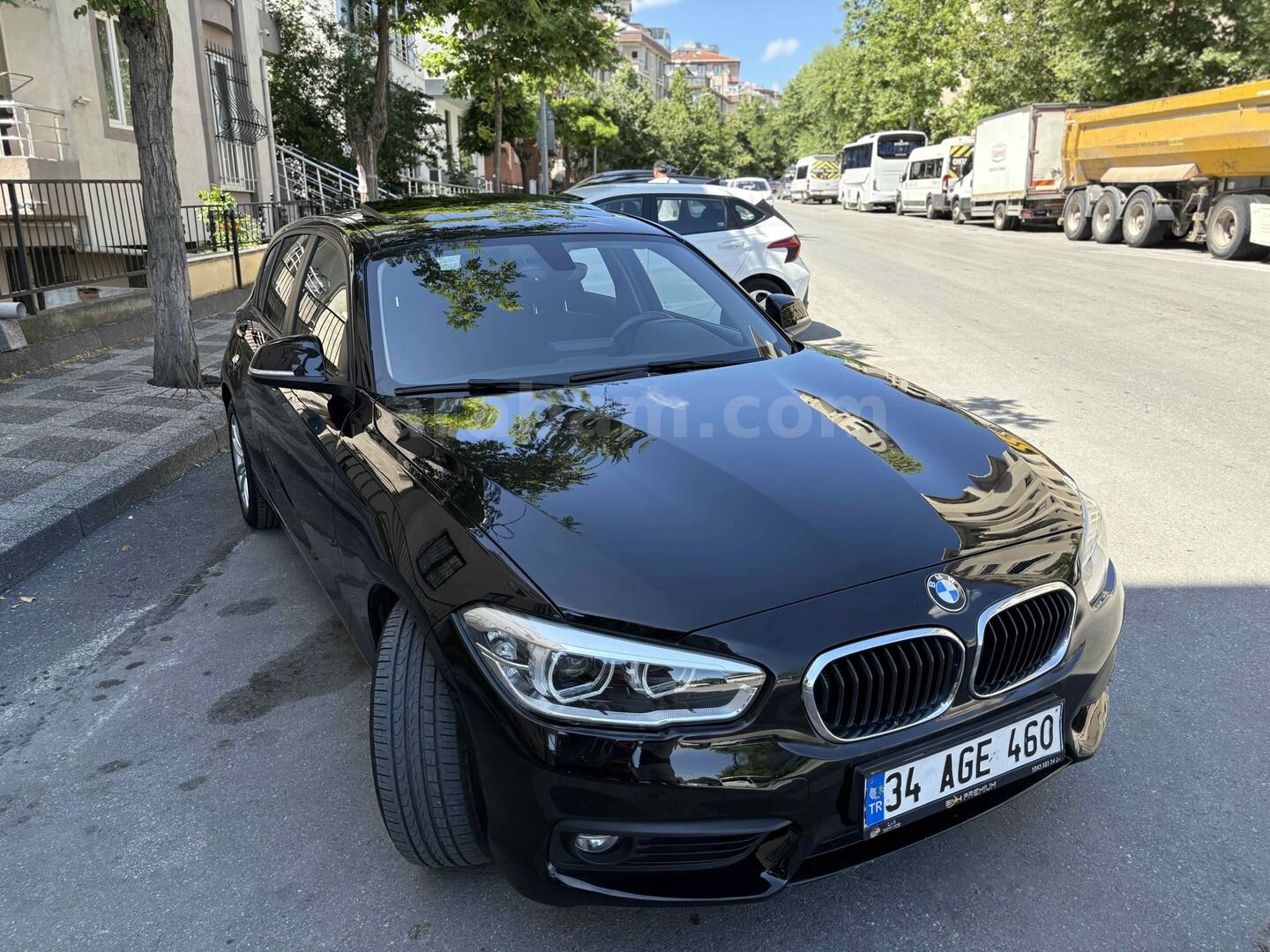 Galeriden BMW 1 Serisi 118i Joy Plus 2017 Model İstanbul 135.000 km Siyah 1