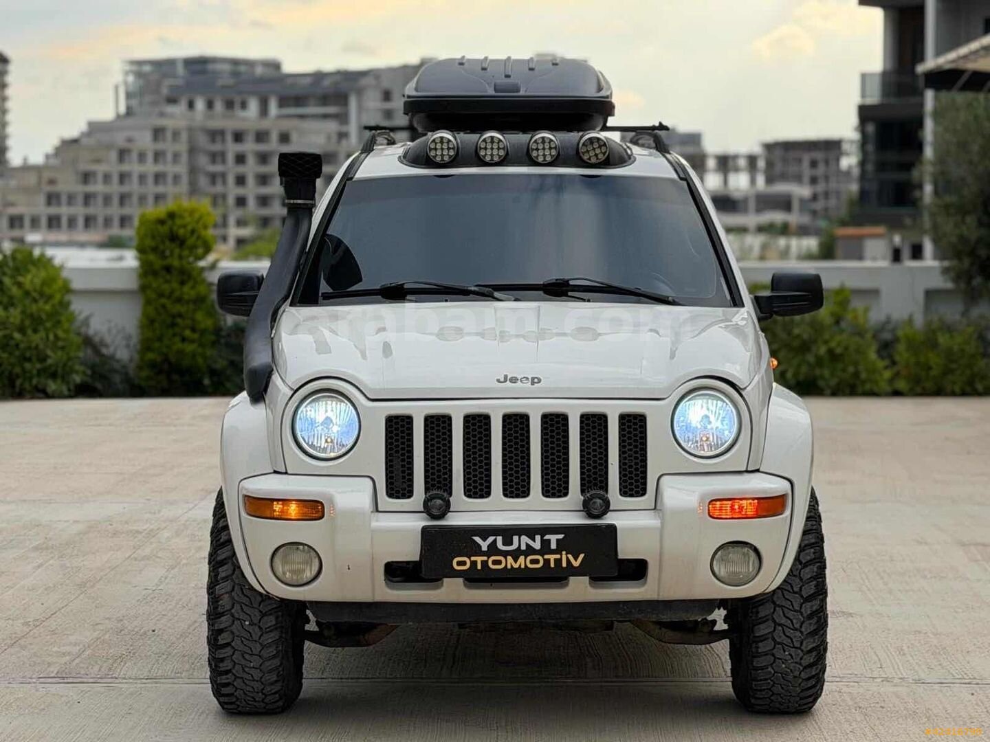 Galeriden Jeep Cherokee 3.7 Limited 2003 Model Antalya 285.000 km Beyaz 2