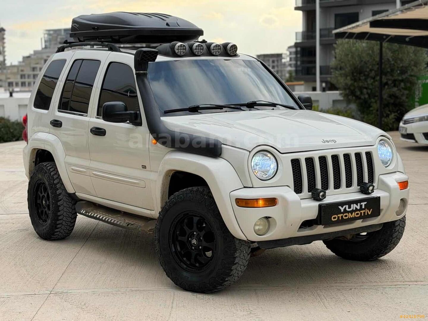 Galeriden Jeep Cherokee 3.7 Limited 2003 Model Antalya 285.000 km Beyaz 3