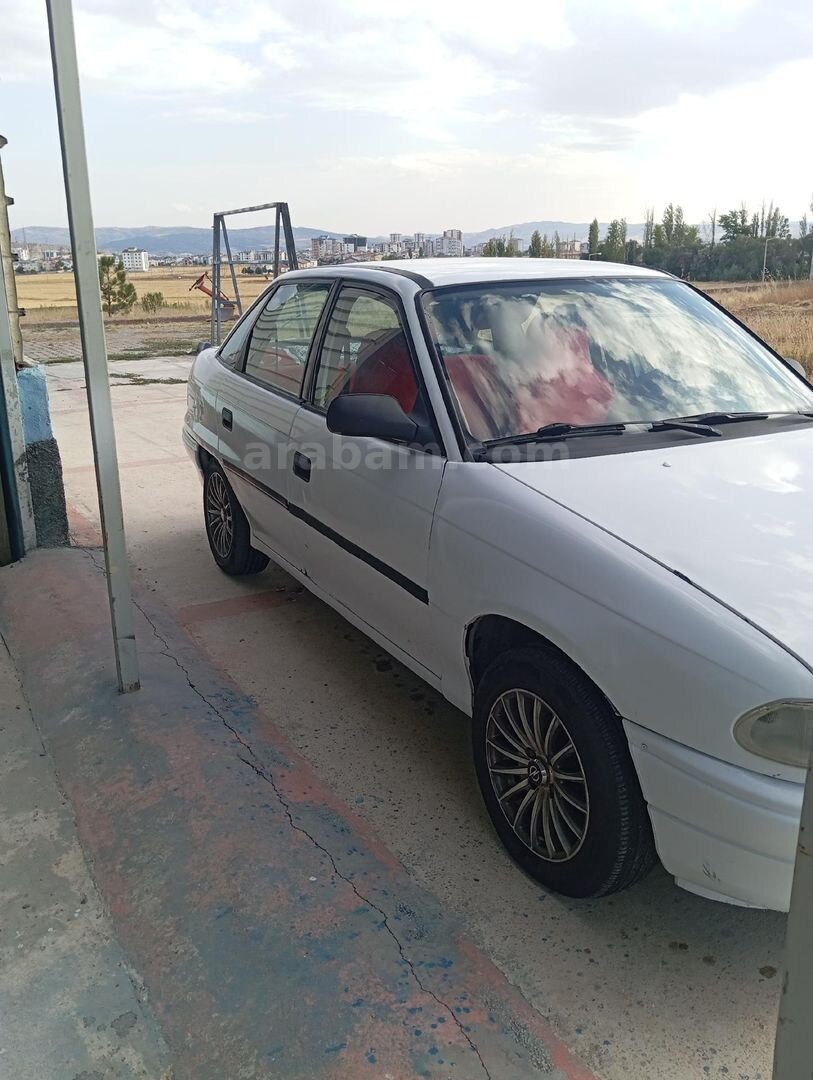 Sahibinden Opel Astra 1.6 GL 1997 Model Sivas 613.000 km Beyaz 3