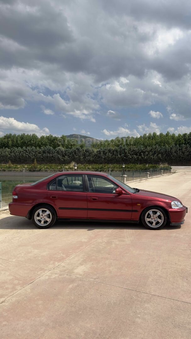 Sahibinden Honda Civic 1.4 i S 2000 Model Tokat 300.000 km Bordo 3