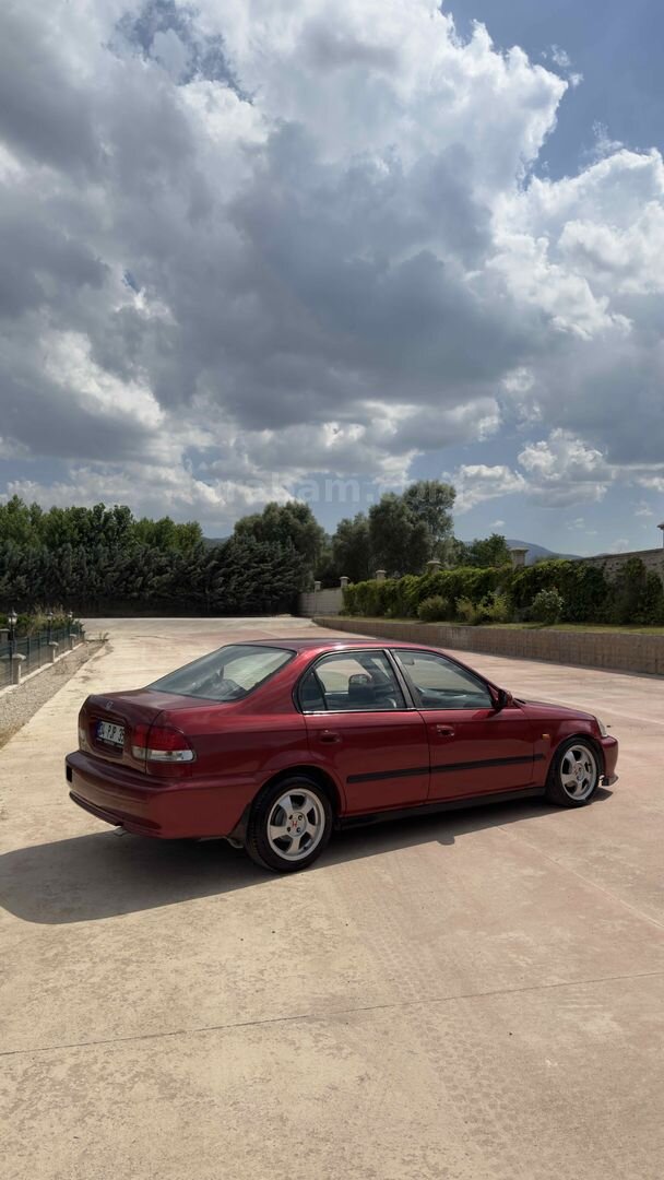 Sahibinden Honda Civic 1.4 i S 2000 Model Tokat 300.000 km Bordo 4