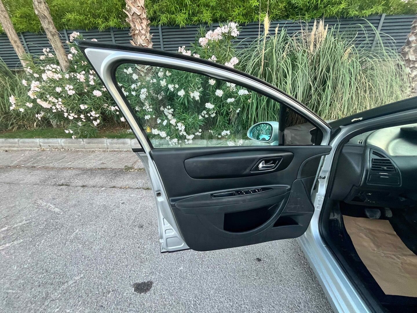 Galeriden Citroen C4 1.6 SX 2006 Model Balıkesir 310.000 km Gri (Gümüş) 7
