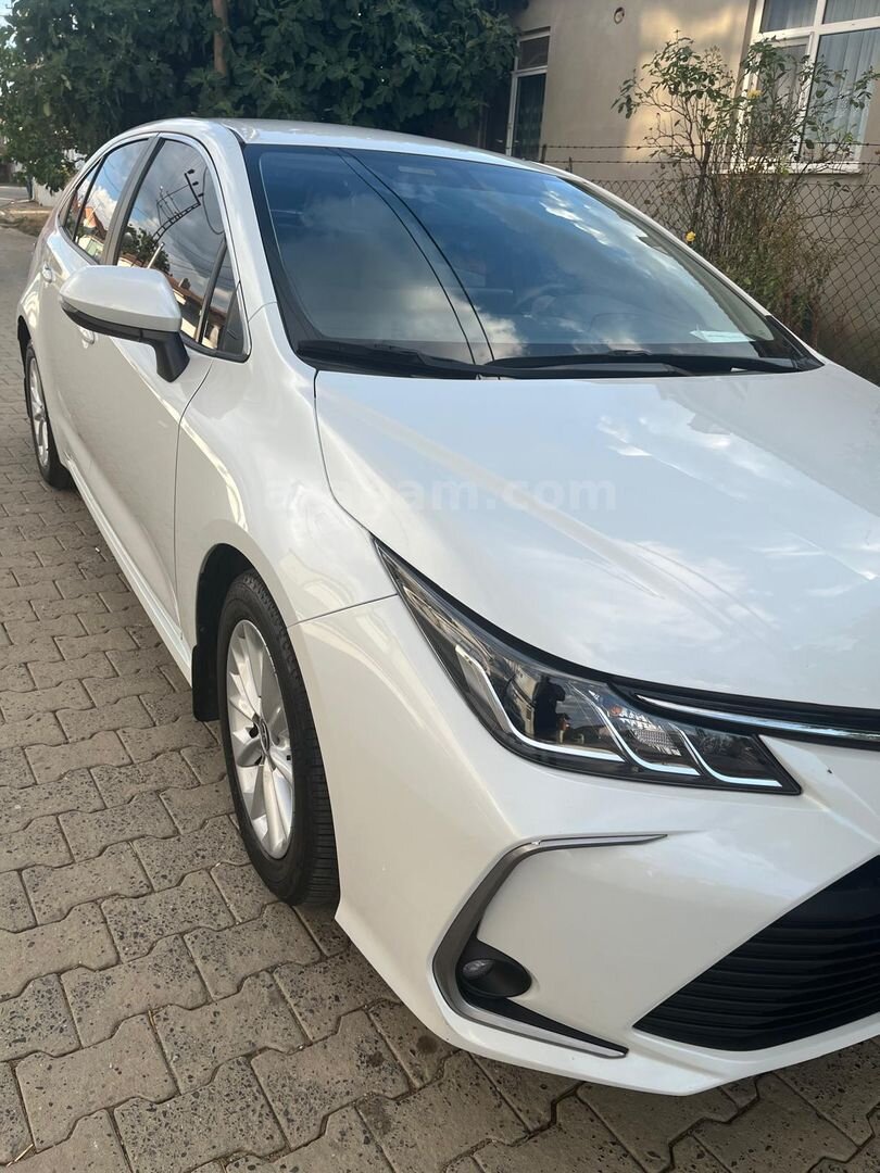 Sahibinden Toyota Corolla 1.5 Dream 2022 Model Tekirdağ 31.000 km Beyaz 5