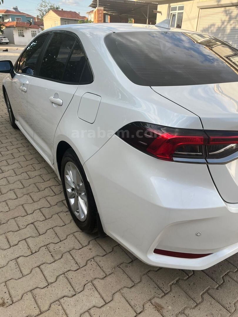 Sahibinden Toyota Corolla 1.5 Dream 2022 Model Tekirdağ 31.000 km Beyaz 3