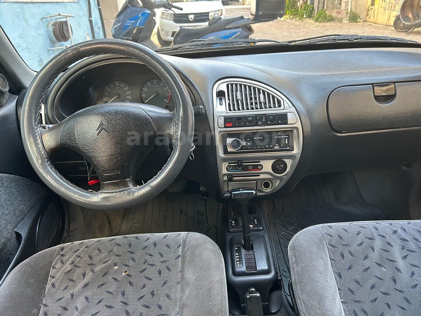 Sahibinden Citroen Saxo 1.4 SX 2000 Model İstanbul 125.000 km Gri 4