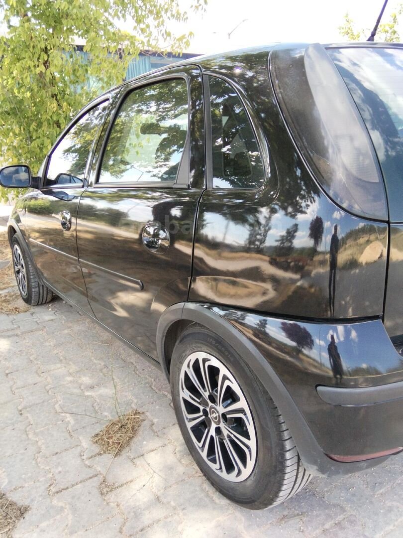 Sahibinden Opel Corsa 1.4 Twinport Enjoy 2004 Model Eskişehir 302.800 km Siyah 3