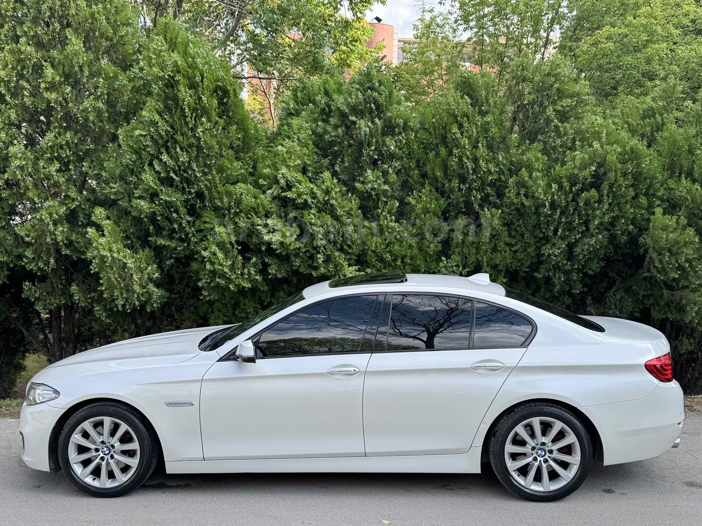 Galeriden BMW 5 Serisi 520i Executive Plus 2016 Model Ankara 193.000 km Beyaz 3