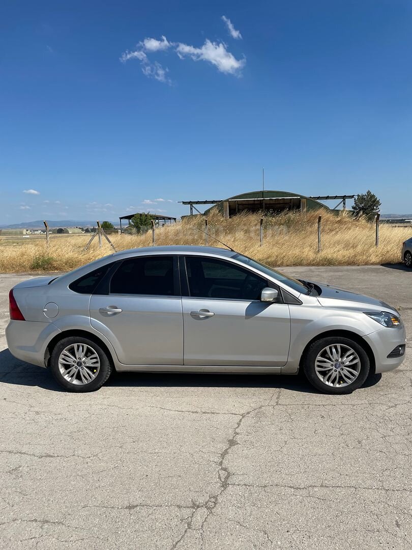 Sahibinden Ford Focus 1.6 Trend X 2010 Model Balıkesir 180.000 km Gri (Gümüş) 5