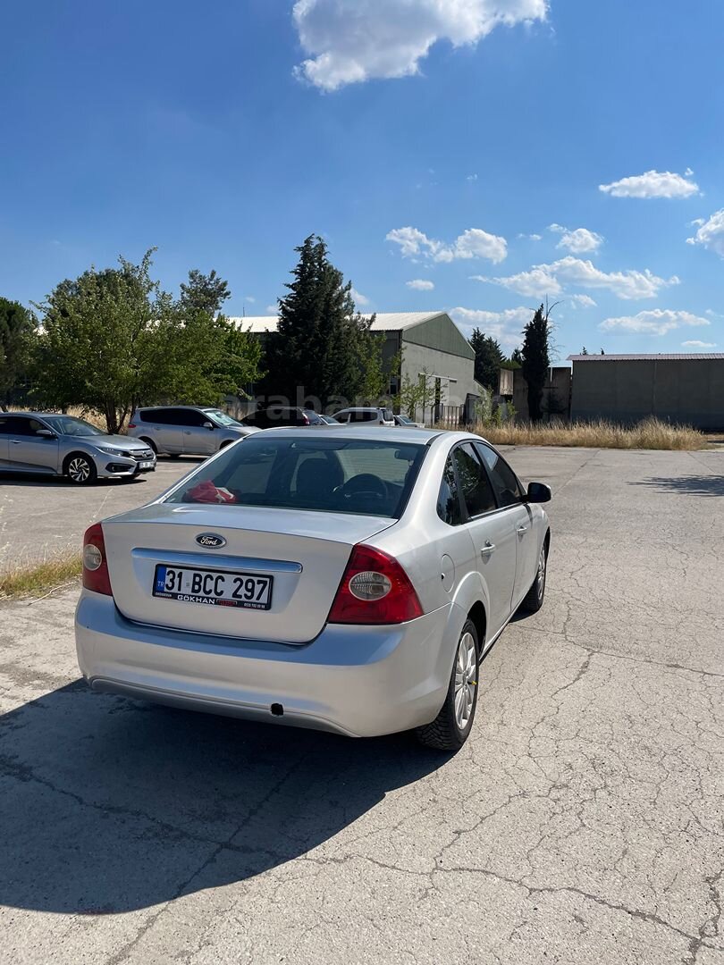 Sahibinden Ford Focus 1.6 Trend X 2010 Model Balıkesir 180.000 km Gri (Gümüş) 6