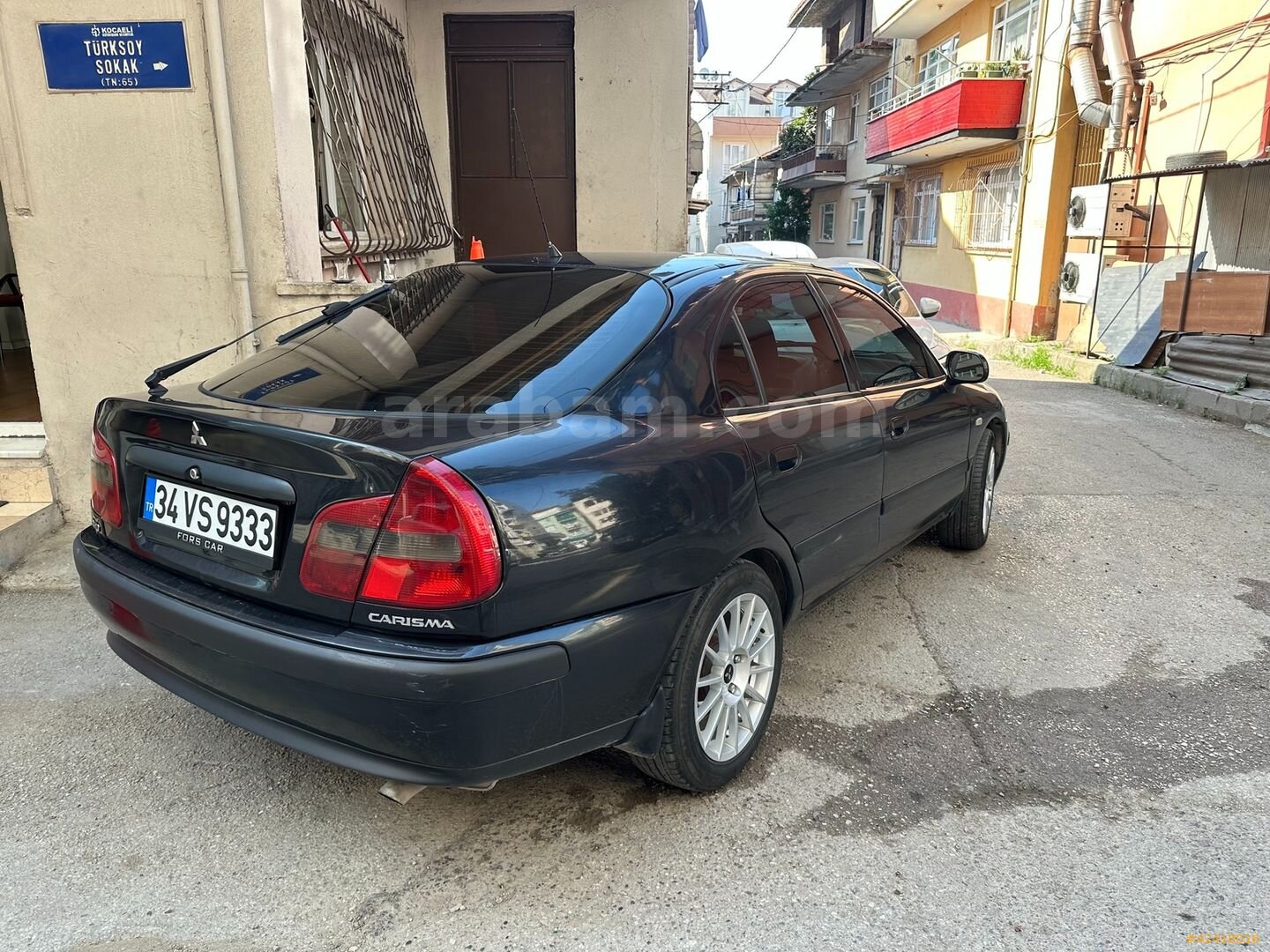 Galeriden Mitsubishi Carisma 1.9 DI-D Comfort 2004 Model Kocaeli 370.000 km Füme 2