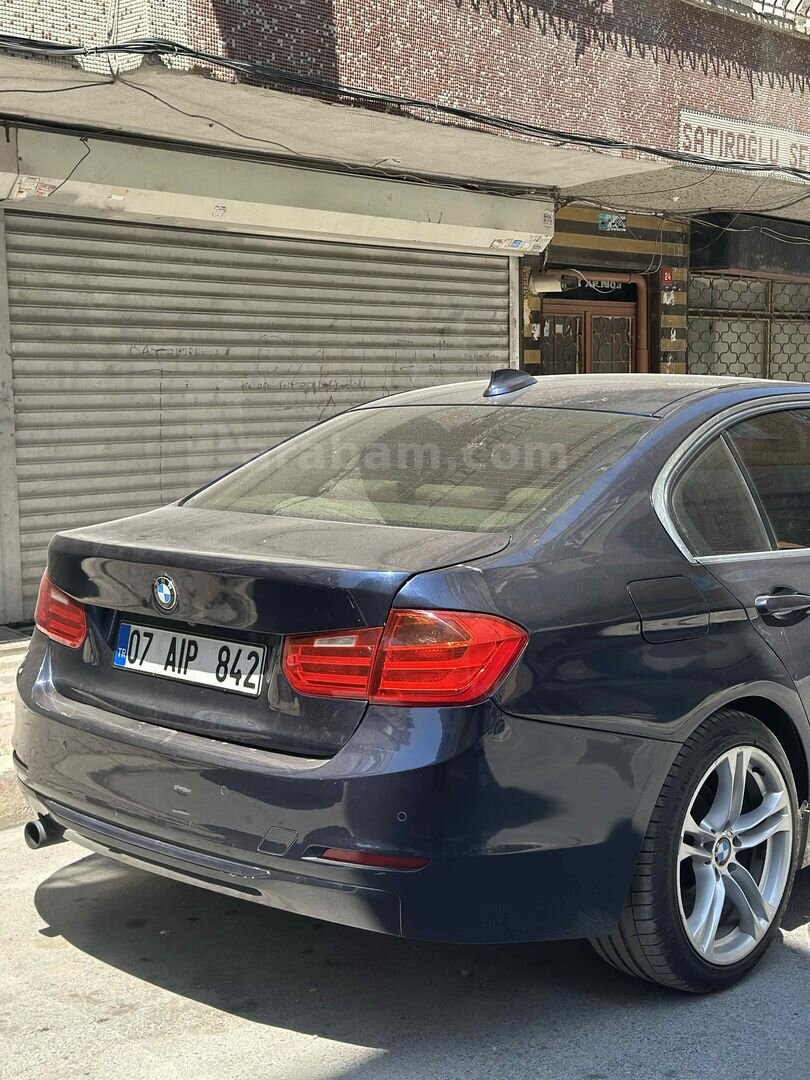 Galeriden BMW 3 Serisi 316i Luxury Line 2013 Model İstanbul 268.000 km Lacivert 3