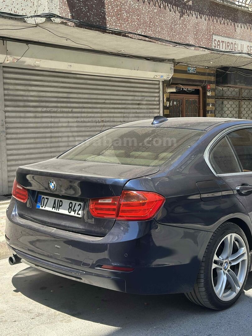 Galeriden BMW 3 Serisi 316i Luxury Line 2013 Model İstanbul 268.000 km Lacivert 5