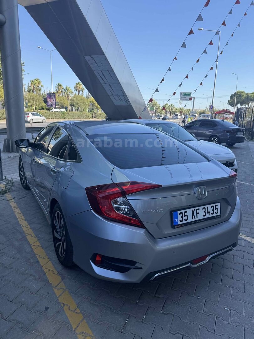 Sahibinden Honda Civic 1.6i VTEC Executive 2016 Model İzmir 129.700 km Gri (Gümüş) 4