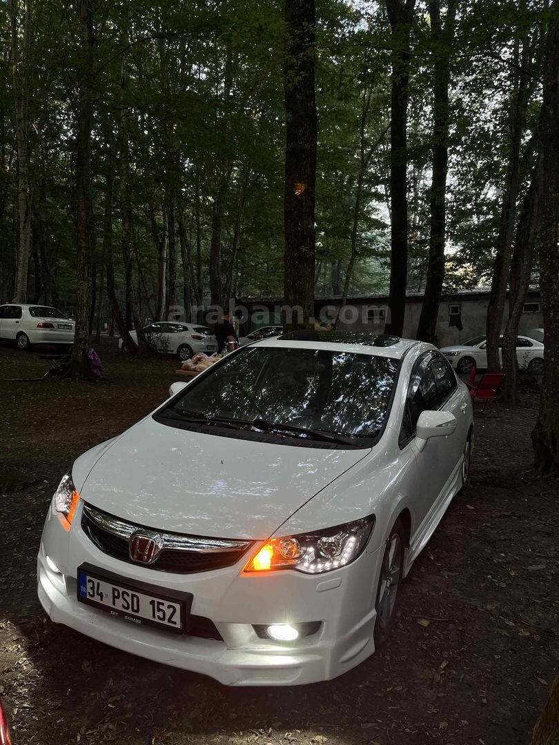 Sahibinden Honda Civic 1.6i VTEC Elegance 2010 Model İstanbul 187.000 km Beyaz 1