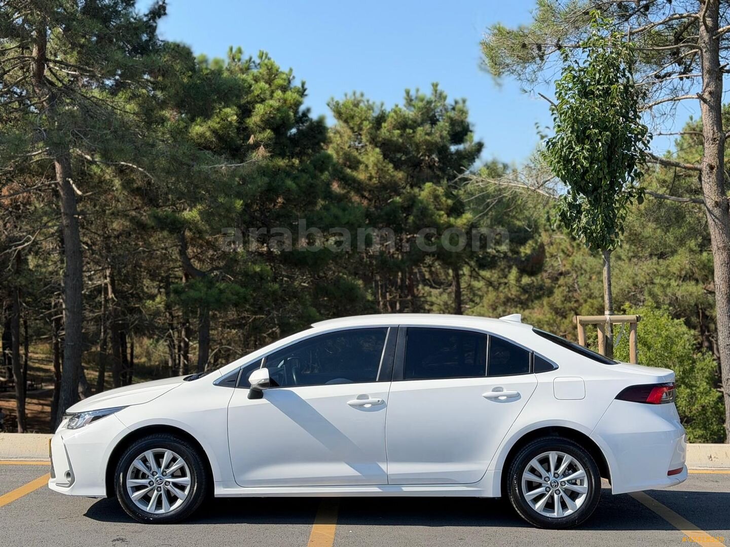 Galeriden Toyota Corolla 1.8 Hybrid Dream 2024 Model İstanbul 12.000 km Beyaz 6