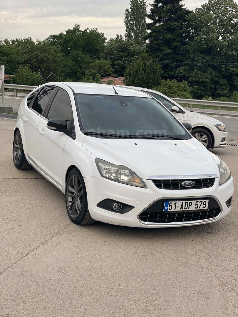 Sahibinden Ford Focus 1.6 TDCi Titanium 2011 Model Van 284.000 km Beyaz 4
