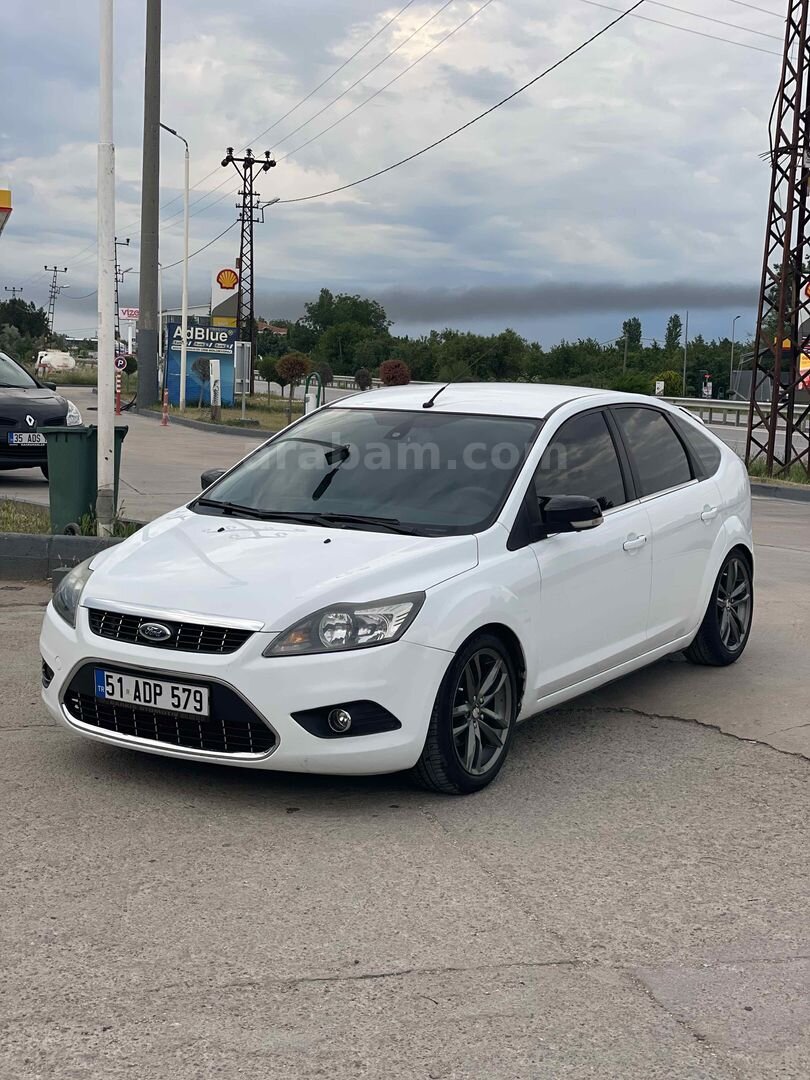 Sahibinden Ford Focus 1.6 TDCi Titanium 2011 Model Van 284.000 km Beyaz 2