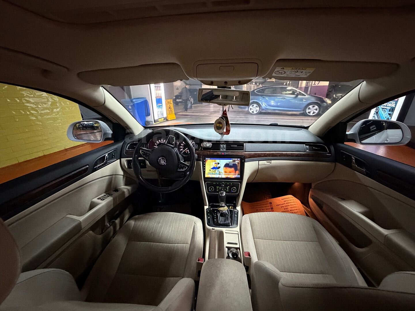Sahibinden Skoda SuperB 1.6 TDI Elegance 2014 Model İstanbul 145.000 km Beyaz 4