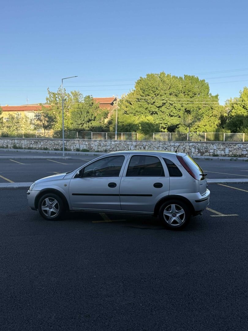 Sahibinden Opel Corsa 1.3 CDTI Essentia 2006 Model Niğde 330.000 km Gri (Gümüş) 2
