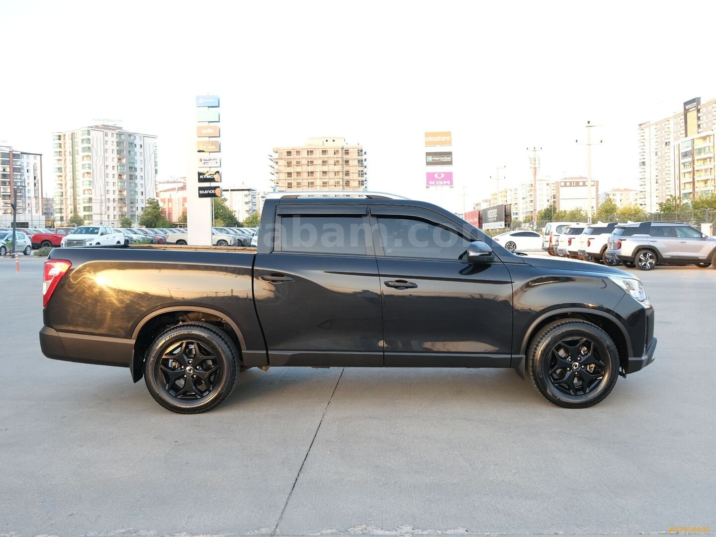 Galeriden KGM SsangYong Musso Grand 2.2 D Platinum Plus 2023 Model Diyarbakır 23.339 km Siyah 4