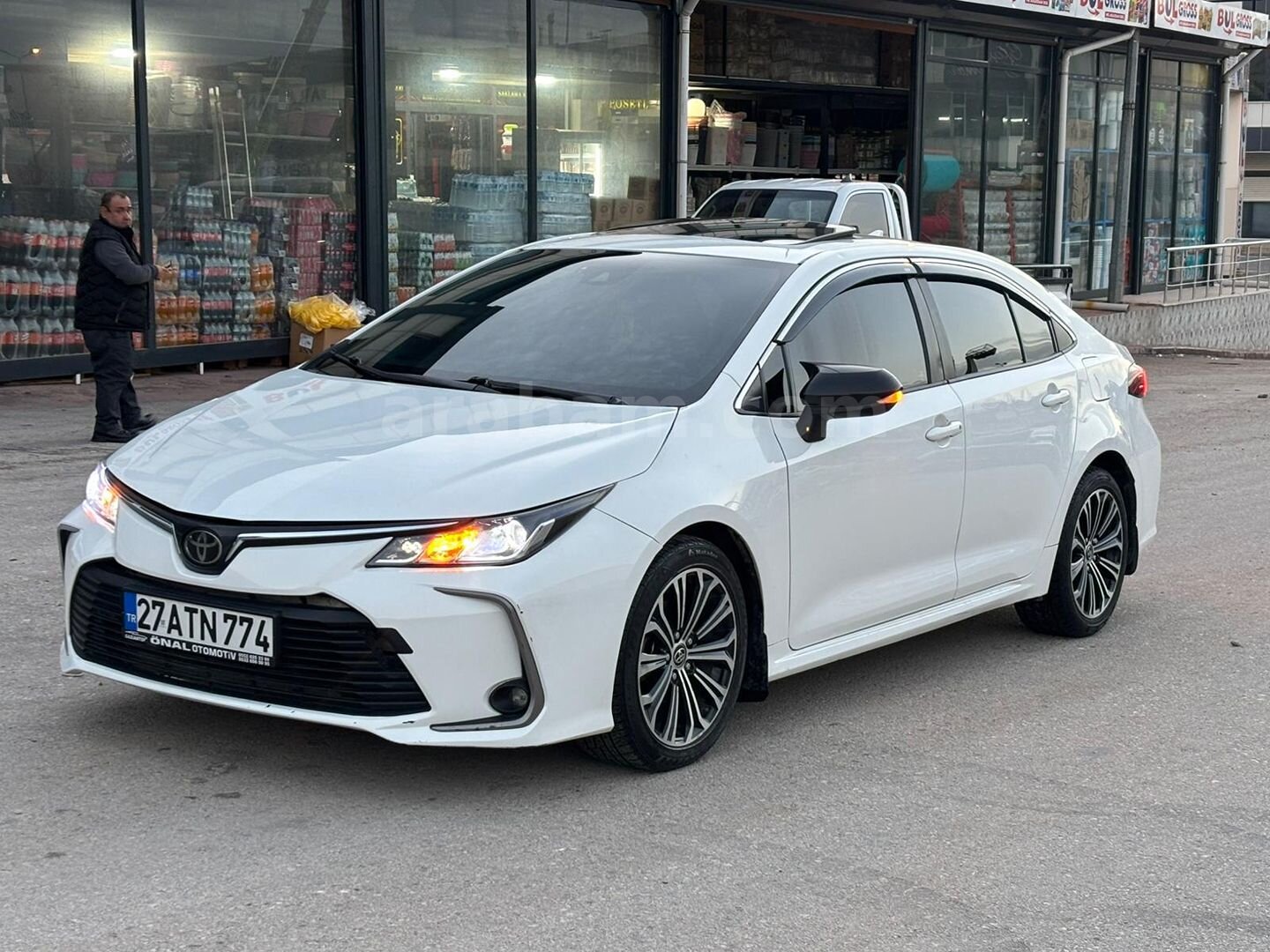 Sahibinden Toyota Corolla 1.6 Flame X Pack 2019 Model Gaziantep 245.000 km Beyaz 3