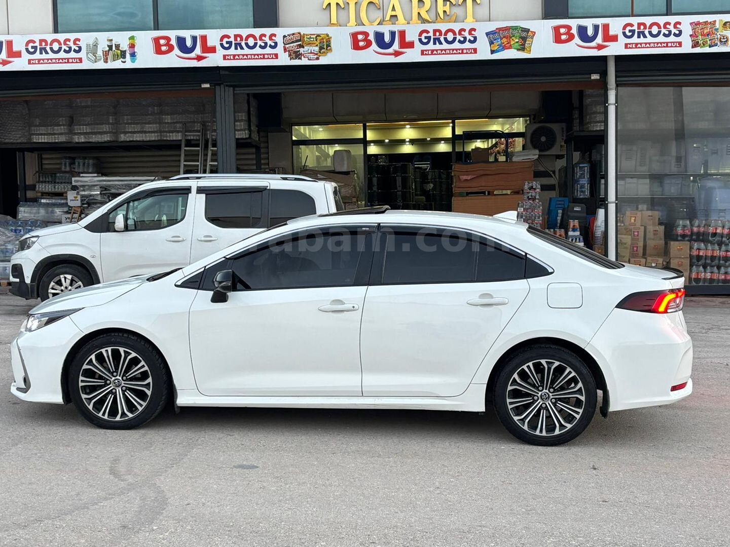 Sahibinden Toyota Corolla 1.6 Flame X Pack 2019 Model Gaziantep 245.000 km Beyaz 6