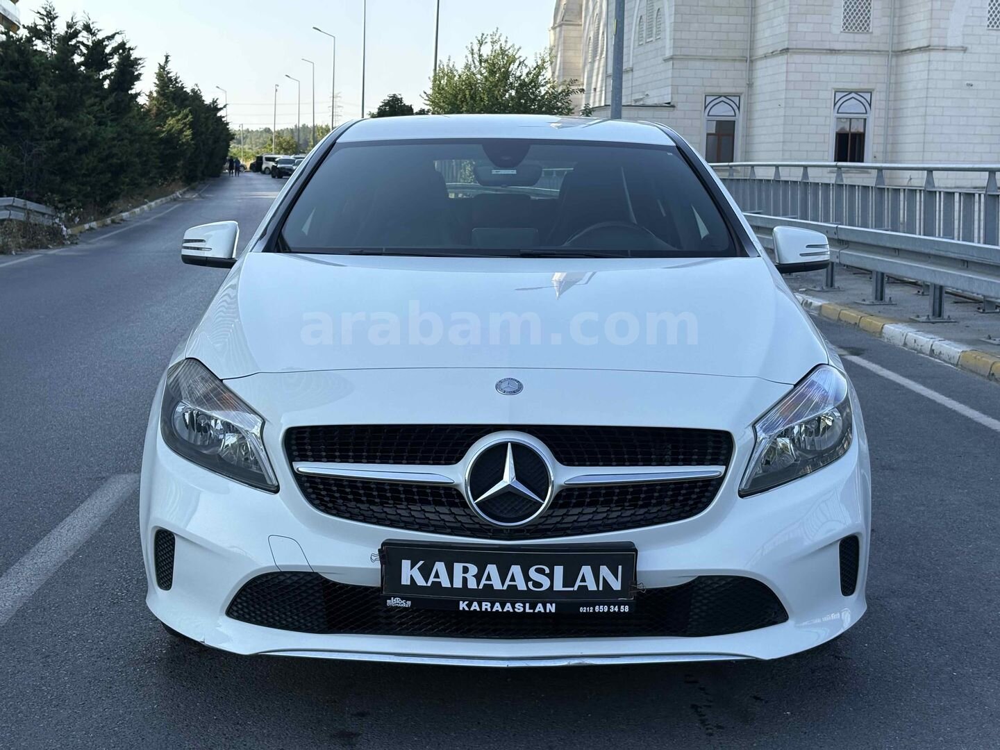 Galeriden Mercedes - Benz A 180 d Style 2015 Model İstanbul 59.000 km Beyaz 1