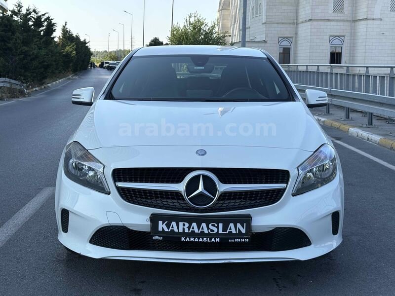 Galeriden Mercedes - Benz A 180 d Style 2015 Model İstanbul 59.000 km Beyaz