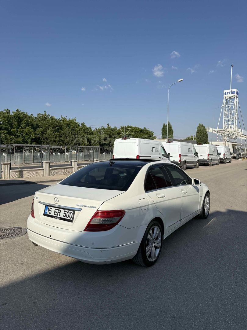 Sahibinden Mercedes - Benz C 180 Kompressor BlueEfficiency Fascination 2011 Model Eskişehir 352.000 km Beyaz 3