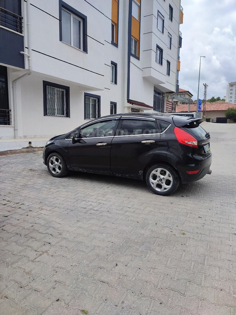 Sahibinden Ford Fiesta 1.4 Titanium X 2011 Model Yozgat 97.000 km Siyah 6