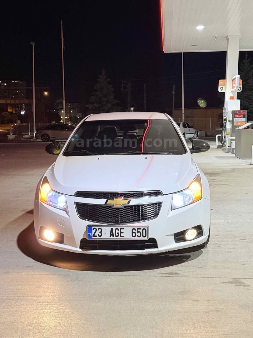 Sahibinden Chevrolet Cruze 1.6 LT 2012 Model Sivas 153.000 km Beyaz 3
