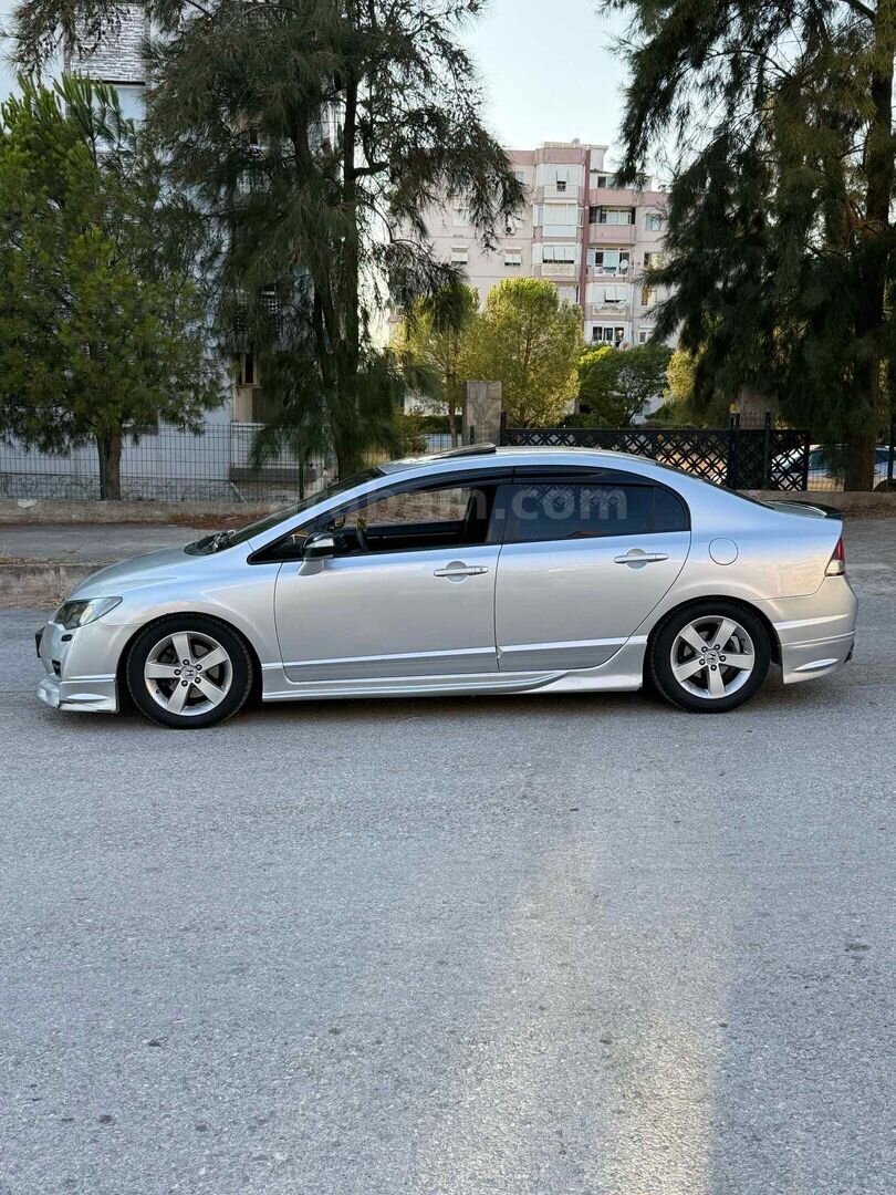 Sahibinden Honda Civic 1.6 Elegance 2011 Model İzmir 204.000 km Gri 7