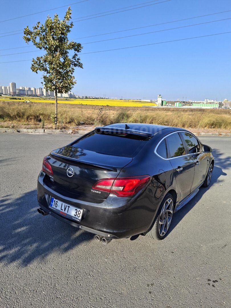 Sahibinden Opel Astra 1.4 T Cosmo 2012 Model İstanbul 270.000 km Siyah 4