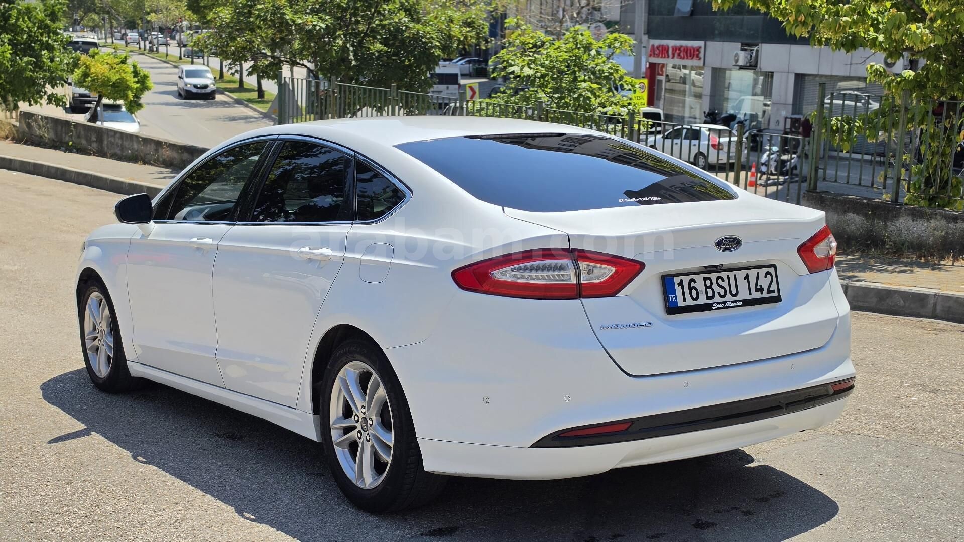 Sahibinden Ford Mondeo 1.6 TDCi Titanium 2016 Model Bursa 173.000 km Beyaz 3