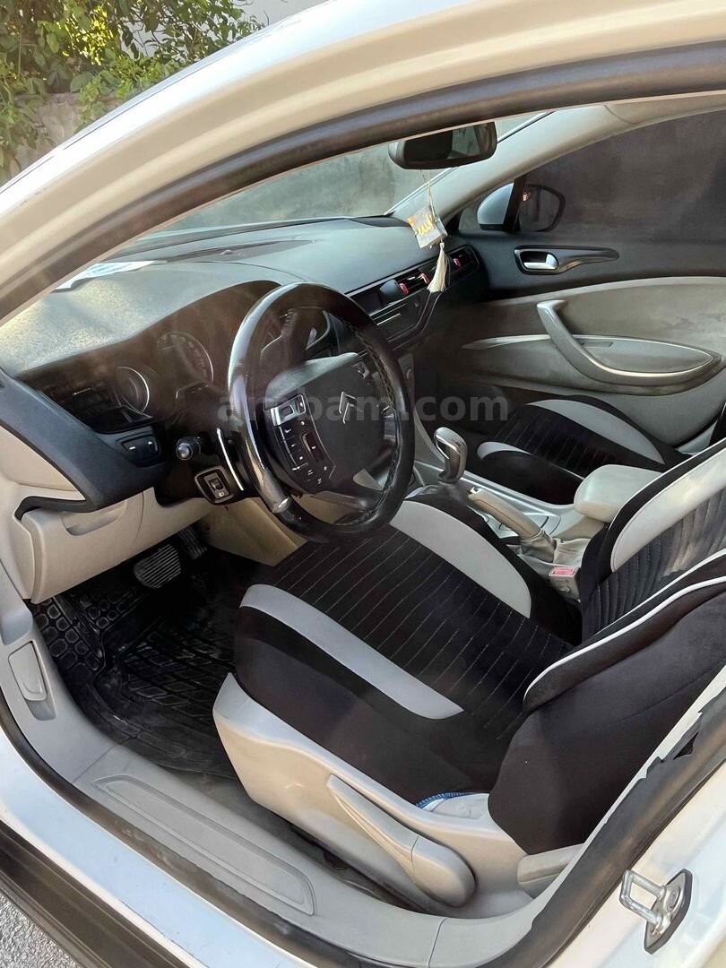 Sahibinden Citroen C5 1.6 e-HDi Confort 2011 Model Tokat 340.000 km Beyaz 6
