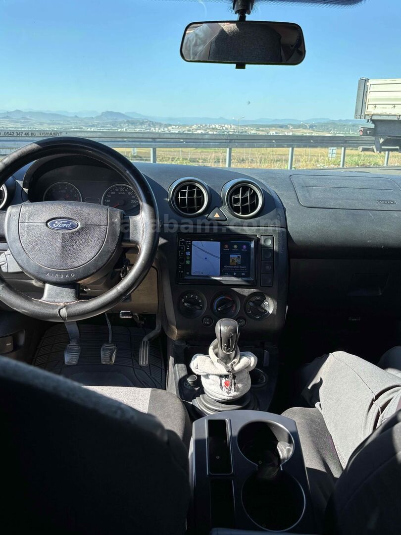Sahibinden Ford Fiesta 1.4 Comfort 2005 Model Osmaniye 371.000 km Beyaz 7
