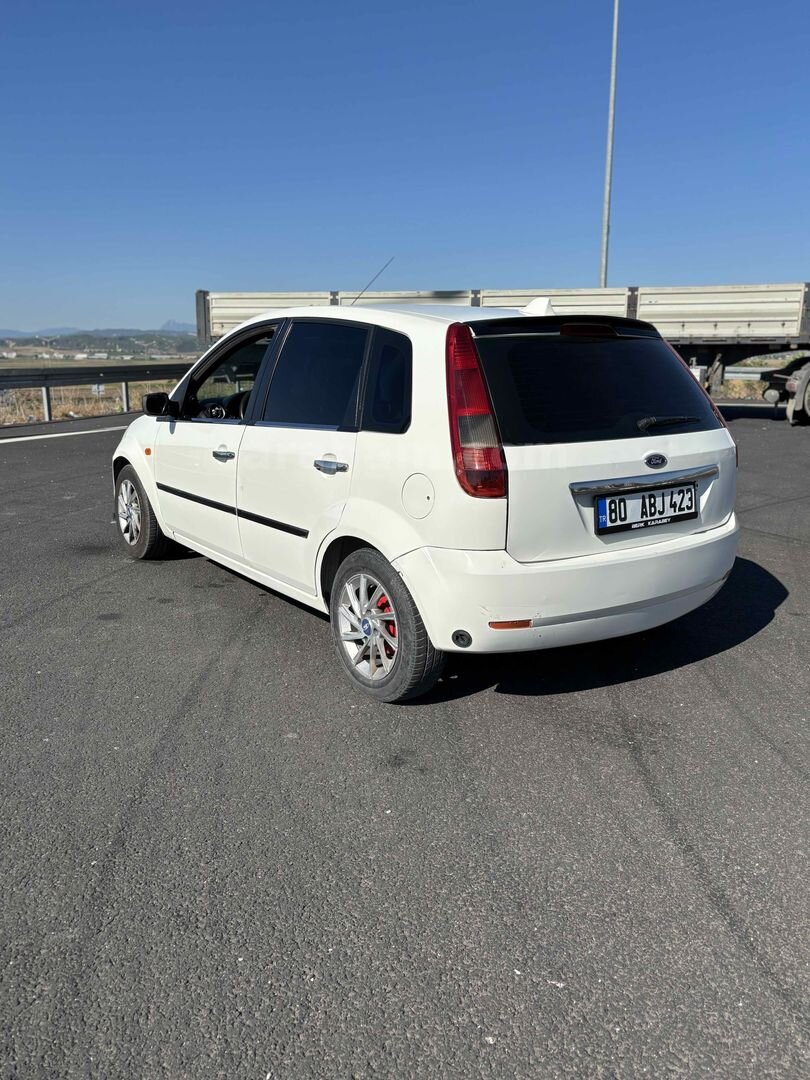 Sahibinden Ford Fiesta 1.4 Comfort 2005 Model Osmaniye 371.000 km Beyaz 6
