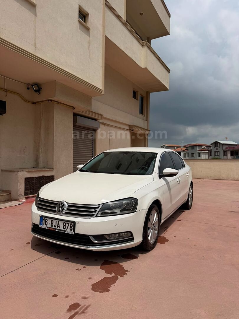 Sahibinden Volkswagen Passat 1.4 TSi BlueMotion Comfortline 2013 Model Bursa 219.000 km Beyaz 3