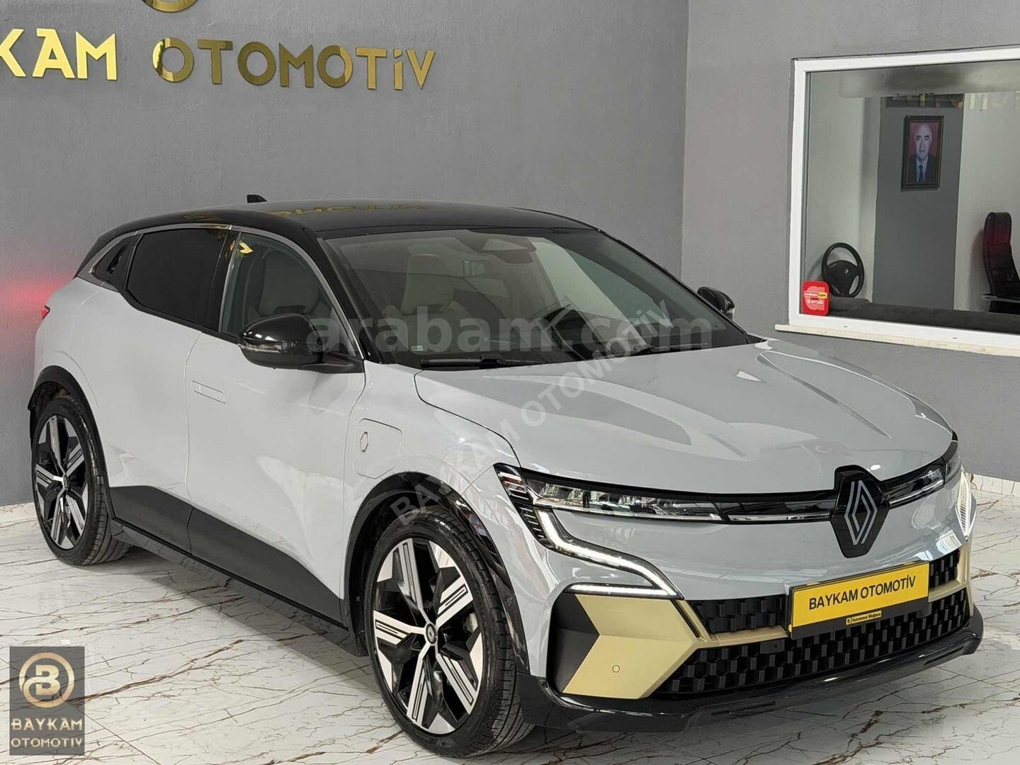 Galeriden Renault Megane E-Tech Iconic 2023 Model Isparta 66.000 km Gri 4