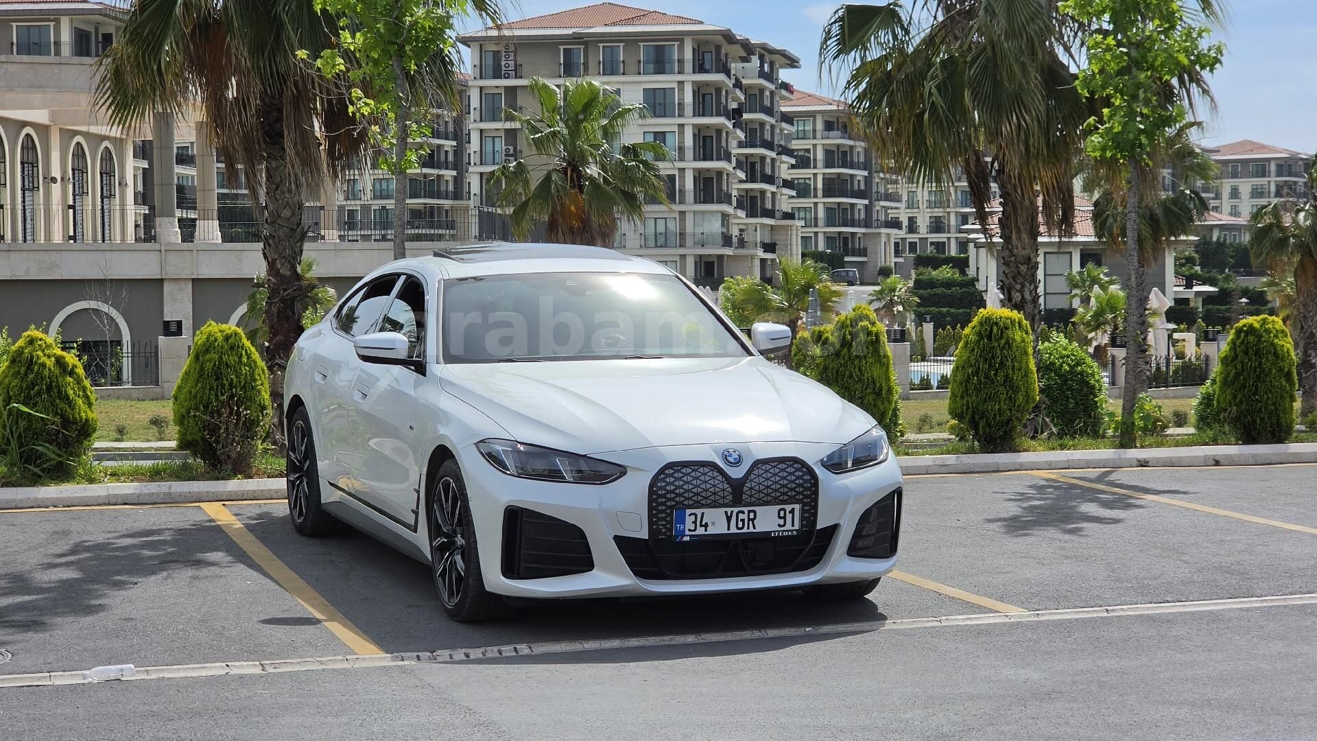 Sahibinden BMW i Serisi i4 eDrive 40 M Sport 2024 Model İstanbul 32.000 km Beyaz 1