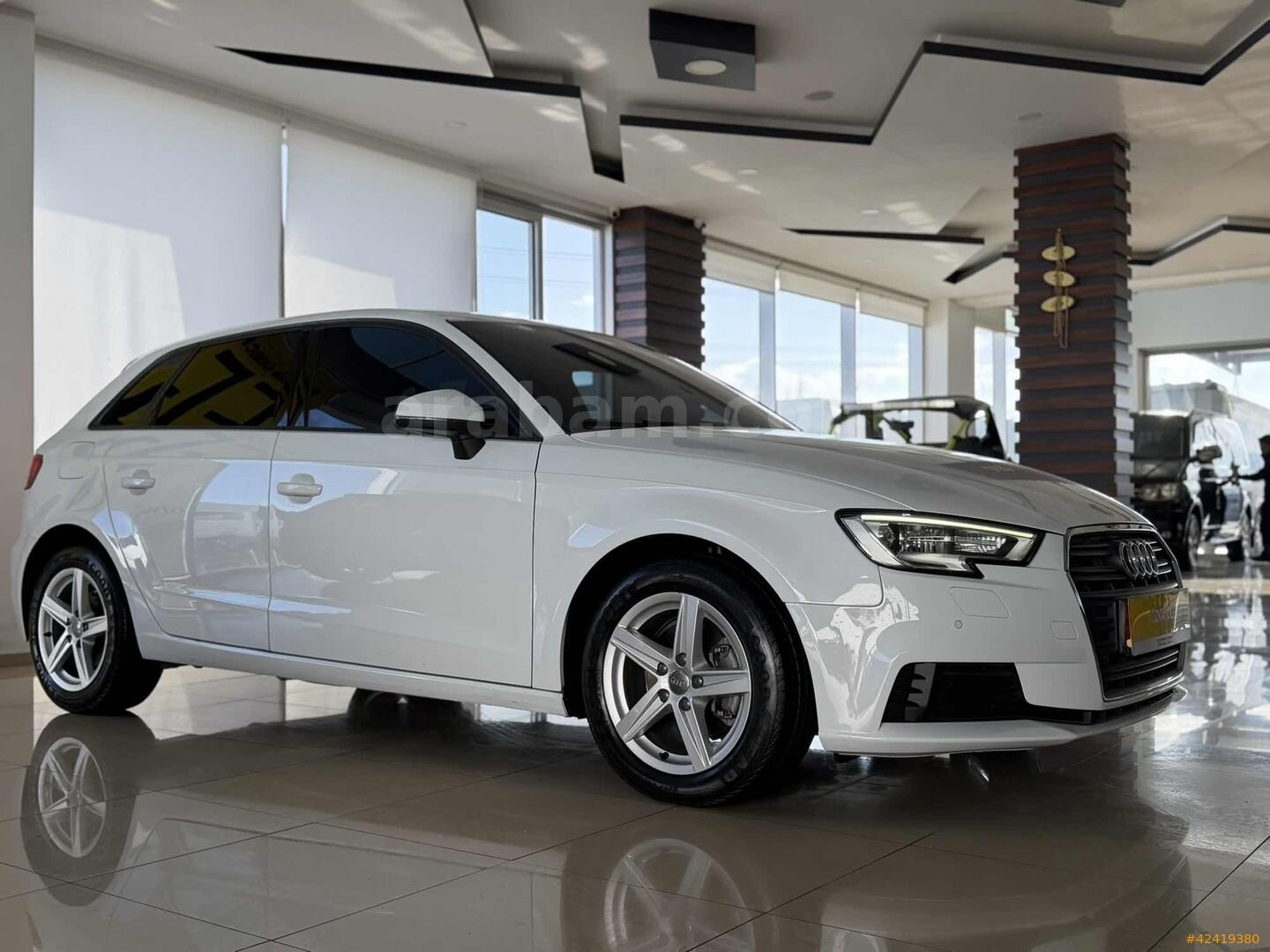 Galeriden Audi A3 Sportback 1.0 TFSI Dynamic 2018 Model Denizli 80.000 km Beyaz 4