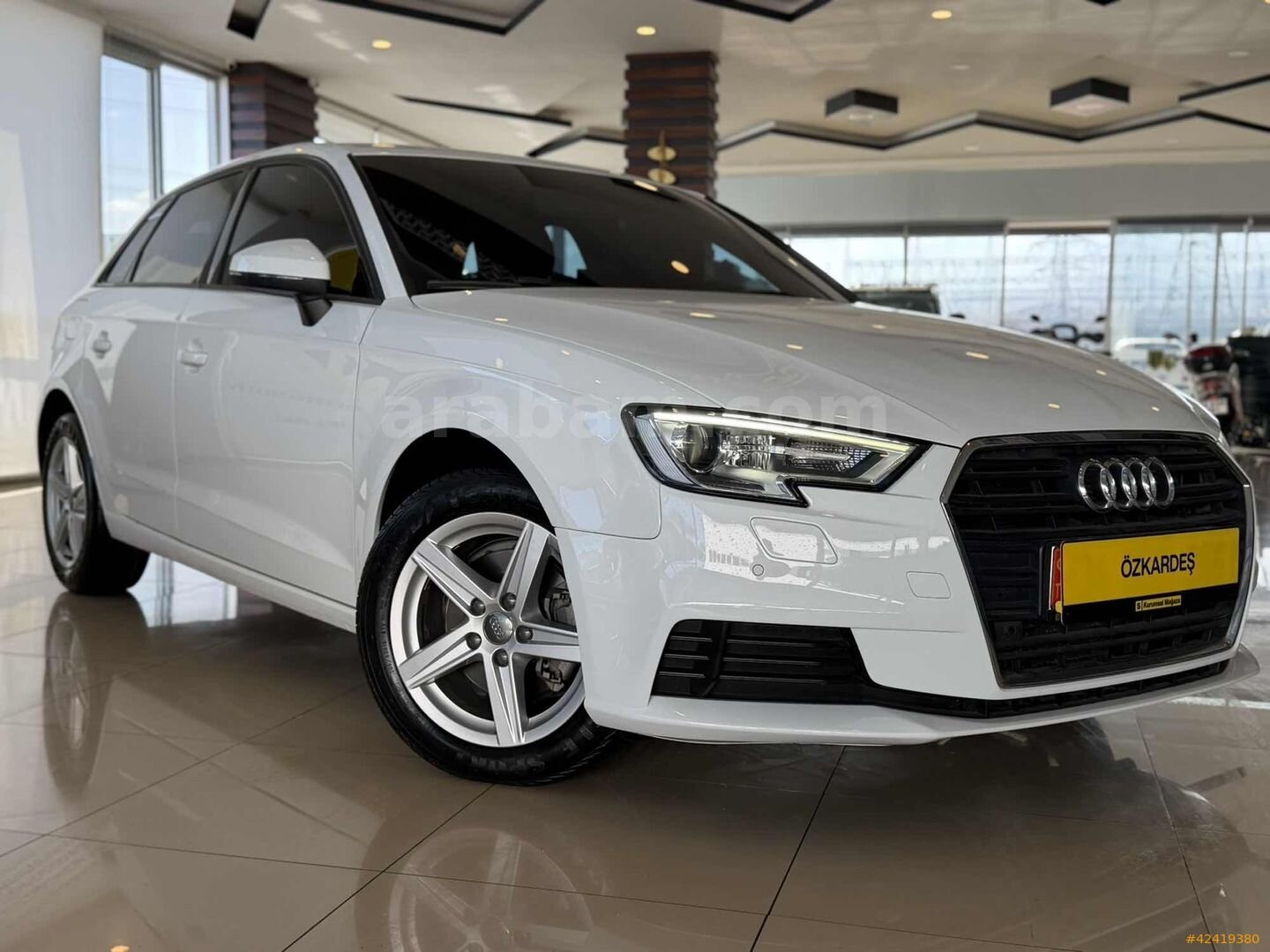 Galeriden Audi A3 Sportback 1.0 TFSI Dynamic 2018 Model Denizli 80.000 km Beyaz 3