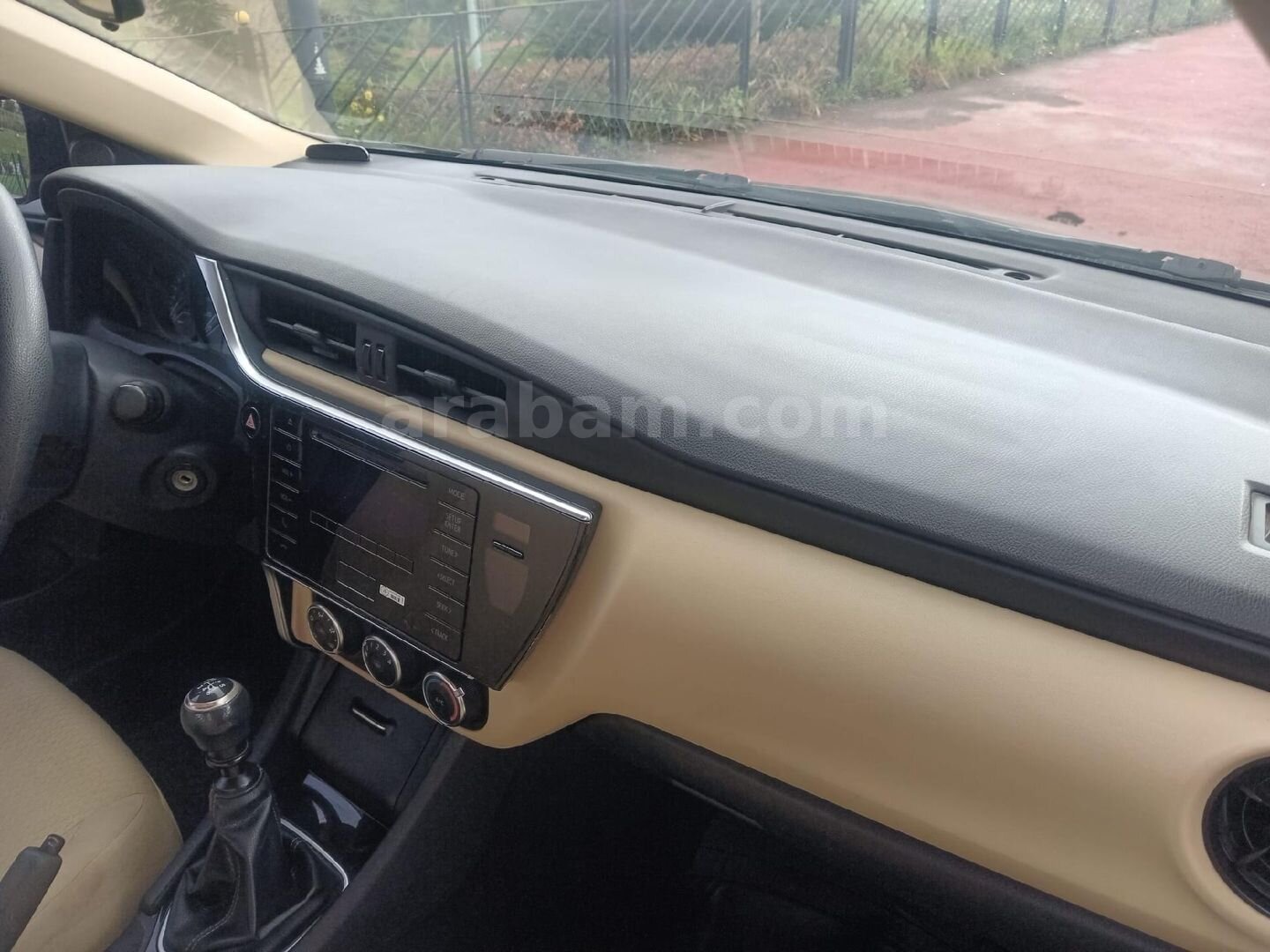 Sahibinden Toyota Corolla 1.33 Life 2017 Model İzmir 92.600 km Kahverengi 5
