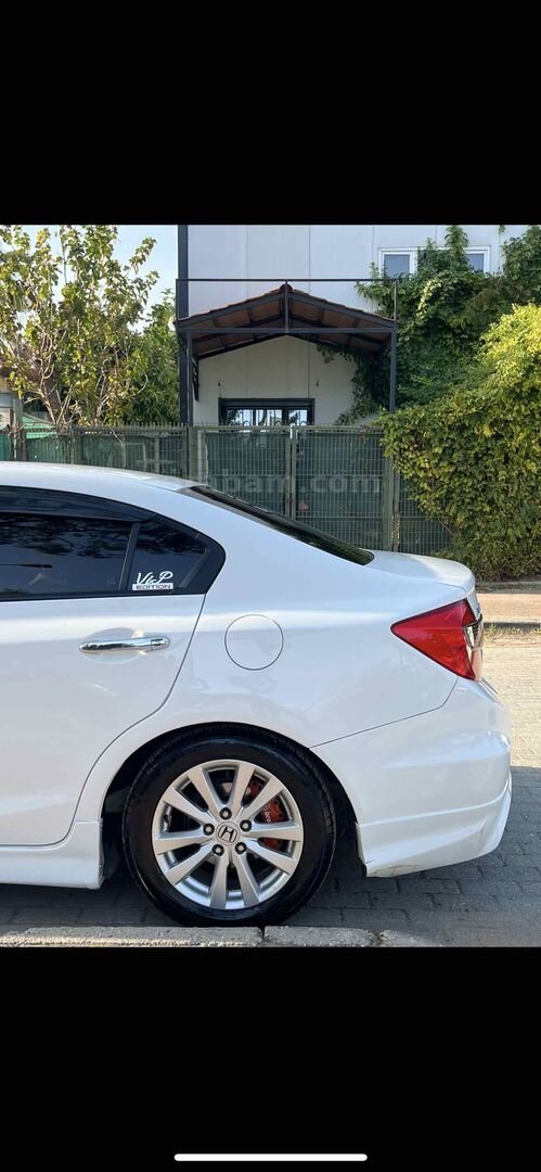 Sahibinden Honda Civic 1.6i VTEC Eco Elegance 2012 Model Antalya 210.000 km Beyaz 2
