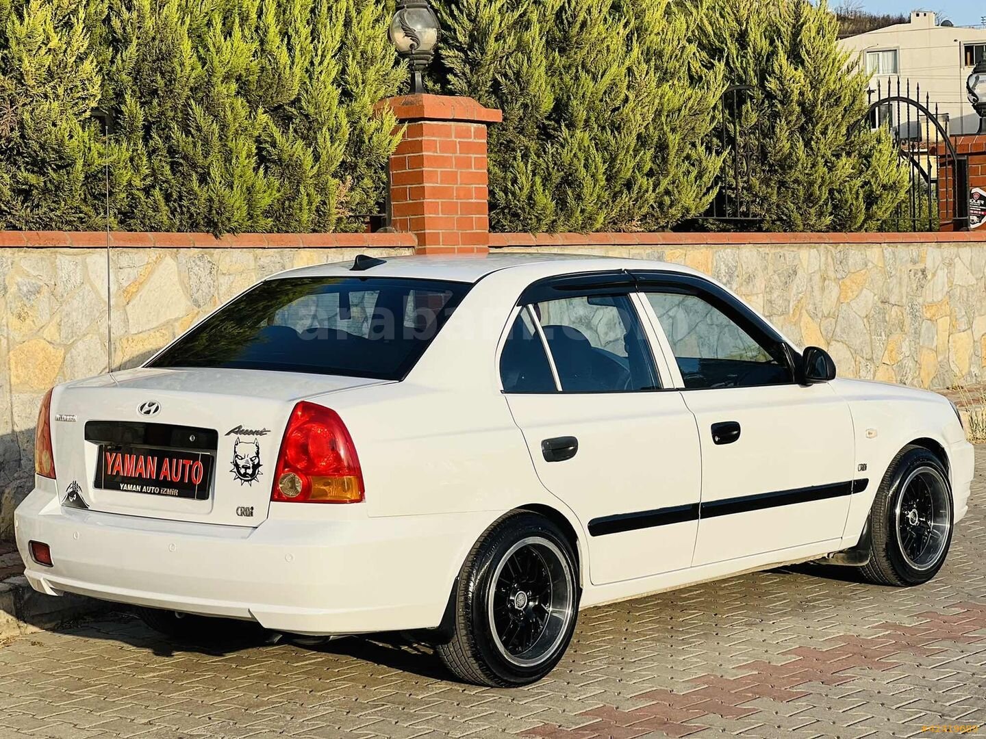 Galeriden Hyundai Accent 1.5 CRDi Admire 2004 Model İzmir 305.000 km Beyaz 6