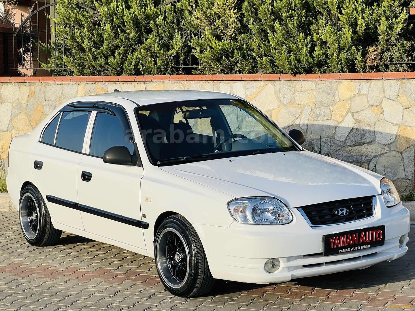 Galeriden Hyundai Accent 1.5 CRDi Admire 2004 Model İzmir 305.000 km Beyaz 7