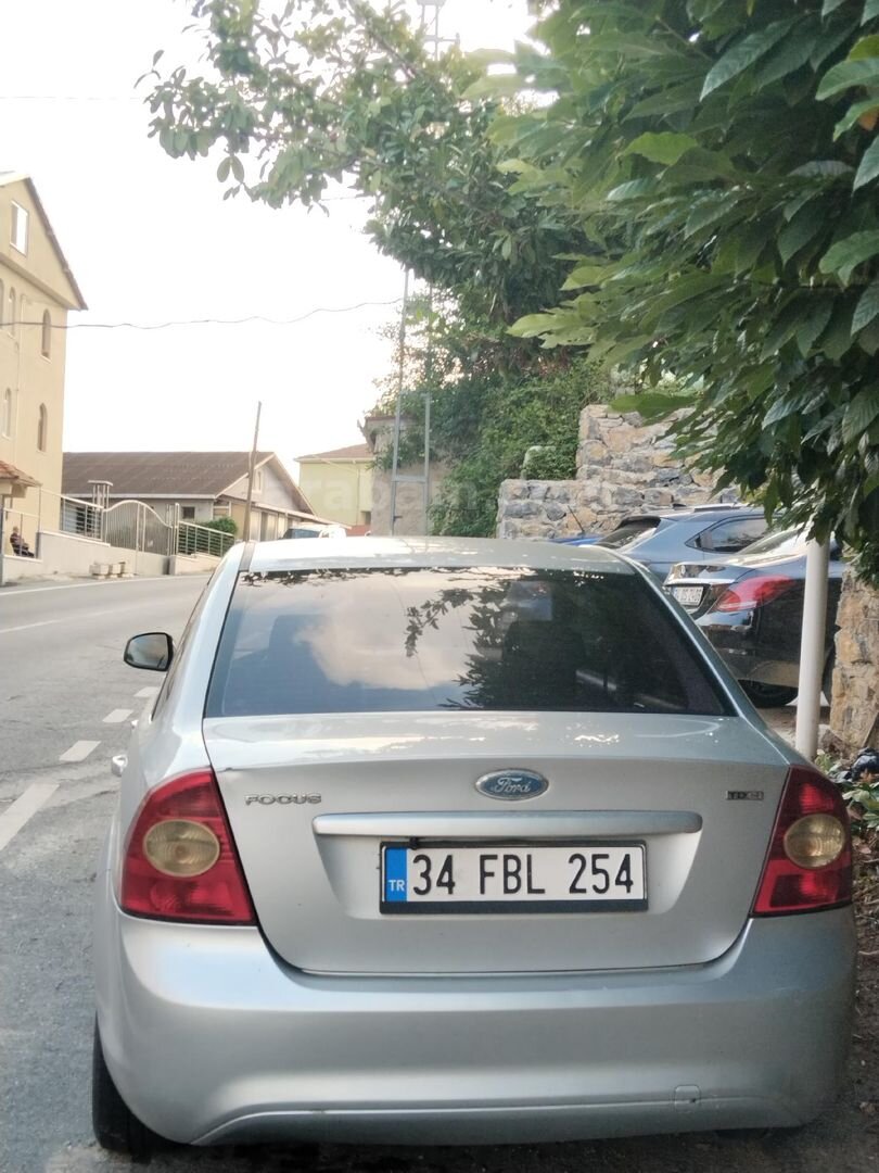 Sahibinden Ford Focus 1.6 TDCi Trend 2010 Model İstanbul 281.000 km Gri 4