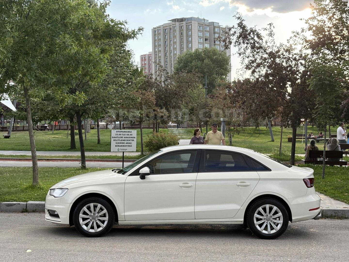 Sahibinden Audi A3 Sedan 1.6 TDI Attraction 2015 Model Ankara 202.000 km Beyaz 3