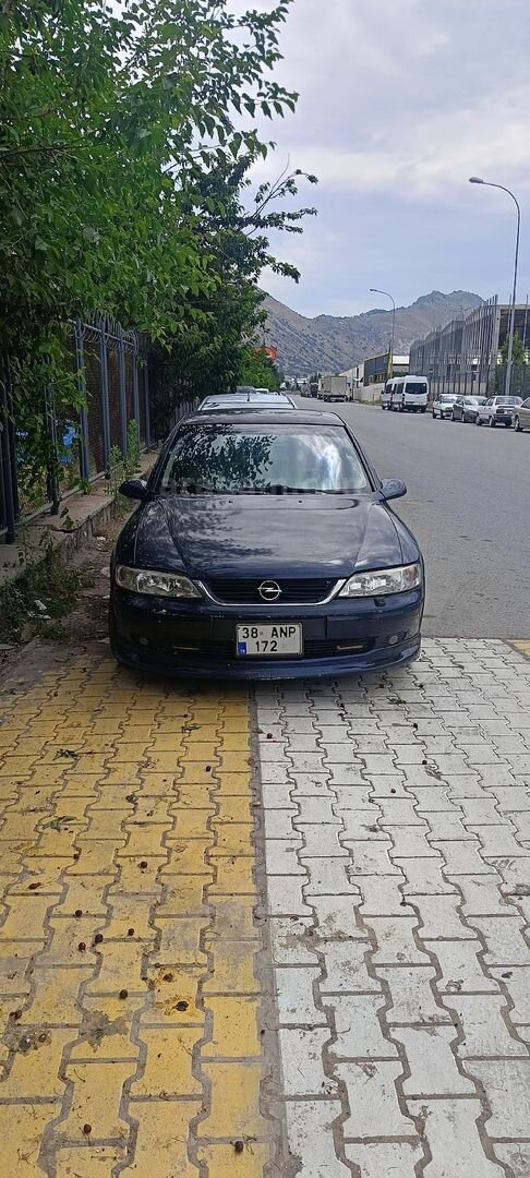 Sahibinden Opel Vectra 2.0 100.Yıl 2001 Model Kayseri 356.000 km Lacivert 2